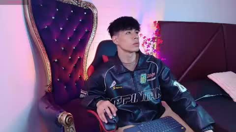 andreew_style_ online show from April 2026 09:26:02 PM