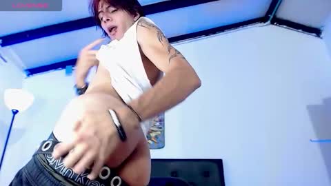 Snapshot of andreey50 chatting on December 2025 08:17:01 PM Andrey online show from December 2025 08:17:01 PM