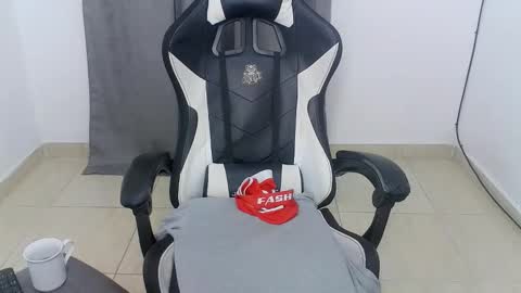 andres180950734 online show from October 2025 09:52:01 AM