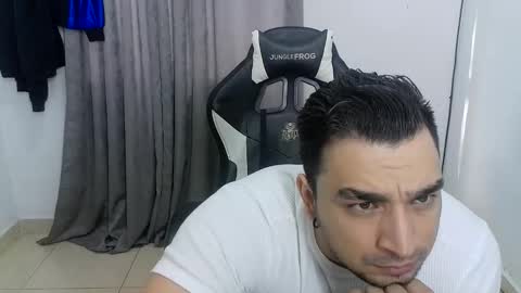 andres180950734 online show from May 2026 12:35:02 PM