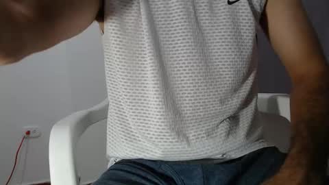 Snapshot of andres_blanco_ chatting on October 2025 02:11:02 AM i am Andres online show from October 2025 02:11:02 AM