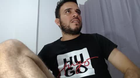 Snapshot of andres_blanco_ chatting on October 2025 04:57:01 AM i am Andres online show from October 2025 04:57:01 AM