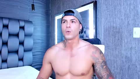 insta andres clark  online show from December 2025 02:58:02 PM