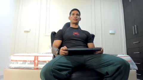 andres_stud online show from May 2026 03:35:01 AM