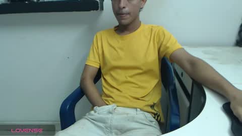 andrescoll25 online show from May 2026 02:51:02 AM