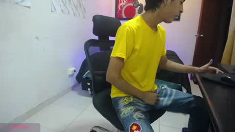 andrescoll25 online show from June 2026 09:09:01 PM