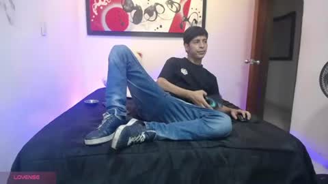andrescoll25 online show from June 2026 09:21:02 PM