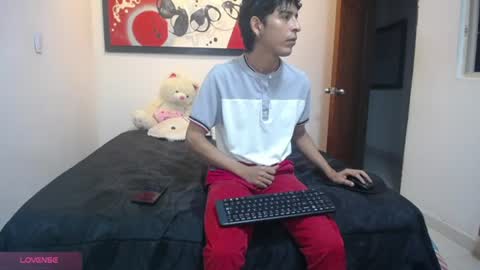 andrescoll25 online show from June 2026 11:55:02 AM