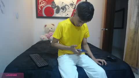 andrescoll25 online show from July 2026 06:36:01 PM