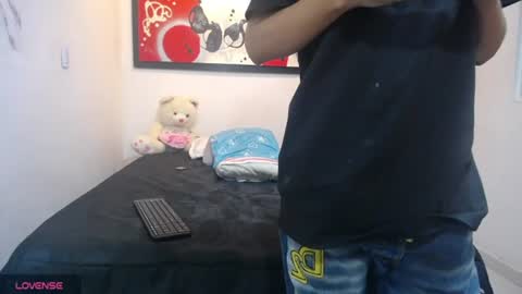 andrescoll25 online show from July 2026 06:34:02 PM