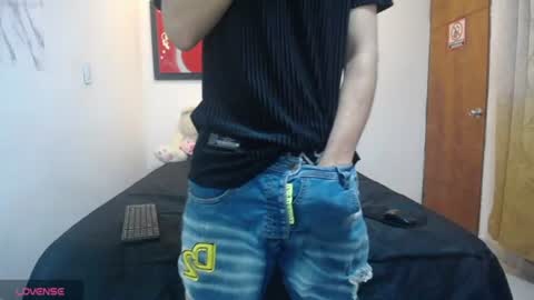 andrescoll25 online show from July 2026 05:48:02 PM
