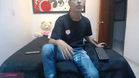 andrescoll25 online show from July 2026 09:17:01 PM