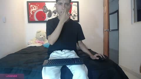 andrescoll25 online show from July 2026 05:16:01 PM