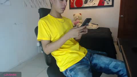 andrescoll25 online show from July 2026 05:48:02 PM