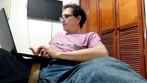 Snapshot of andresfloga chatting on November 2025 03:27:01 AM andresfloga online show from November 2025 03:27:01 AM