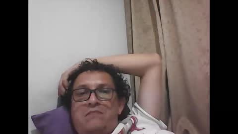 Snapshot of andresfloga chatting on December 2025 06:00:01 AM andresfloga online show from December 2025 06:00:01 AM