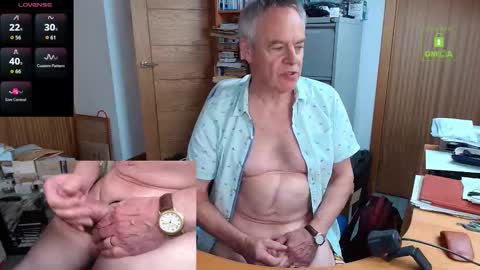 Snapshot of andrew_9999 chatting on October 2025 01:52:01 PM Andrew online show from October 2025 01:52:01 PM