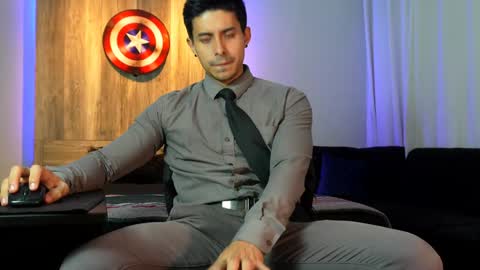 Snapshot of andrew_elliot chatting on December 2024 06:26:01 AM Andrew online show from December 2024 06:26:01 AM