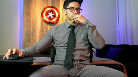 Snapshot of andrew_elliot chatting on December 2024 05:37:01 AM Andrew online show from December 2024 05:37:01 AM