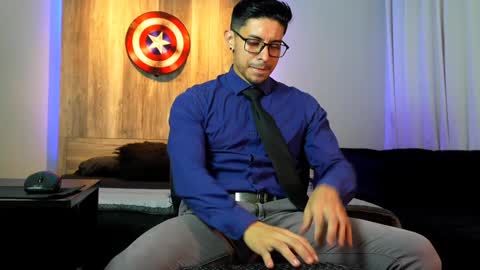 Snapshot of andrew_elliot chatting on December 2024 07:13:02 AM Andrew online show from December 2024 07:13:02 AM