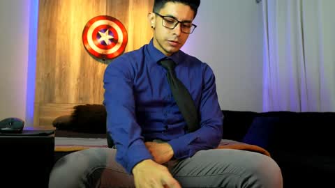 Snapshot of andrew_elliot chatting on December 2024 06:56:02 AM Andrew online show from December 2024 06:56:02 AM