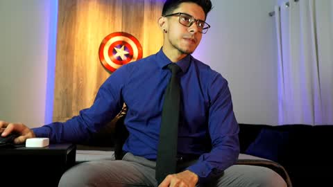 Snapshot of andrew_elliot chatting on December 2024 06:43:01 AM Andrew online show from December 2024 06:43:01 AM