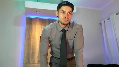 Snapshot of andrew_elliot chatting on February 2025 02:06:02 AM Andrew online show from February 2025 02:06:02 AM