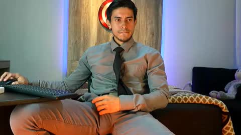 Snapshot of andrew_elliot chatting on September 2025 04:01:02 AM Andrew online show from September 2025 04:01:02 AM