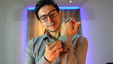 Snapshot of andrew_elliot chatting on September 2025 01:53:01 AM Andrew online show from September 2025 01:53:01 AM