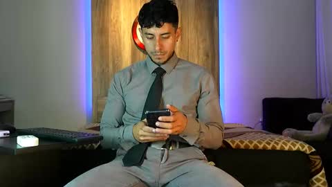 Snapshot of andrew_elliot chatting on October 2025 06:34:01 AM Andrew online show from October 2025 06:34:01 AM