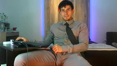 Snapshot of andrew_elliot chatting on October 2025 04:49:02 AM Andrew online show from October 2025 04:49:02 AM