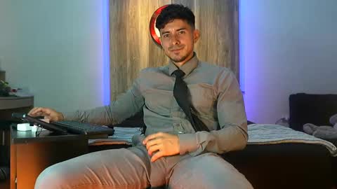 Snapshot of andrew_elliot chatting on October 2025 03:07:02 AM Andrew online show from October 2025 03:07:02 AM