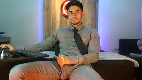 Snapshot of andrew_elliot chatting on November 2025 03:27:01 AM Andrew online show from November 2025 03:27:01 AM