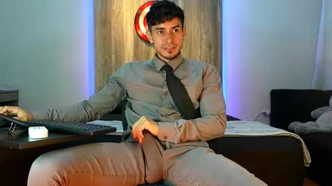 Snapshot of andrew_elliot chatting on November 2025 04:12:01 AM Andrew online show from November 2025 04:12:01 AM