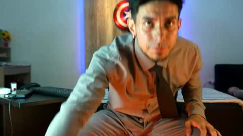 Snapshot of andrew_elliot chatting on November 2025 06:55:01 AM Andrew online show from November 2025 06:55:01 AM