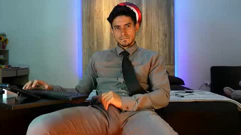 Snapshot of andrew_elliot chatting on November 2025 02:44:01 AM Andrew online show from November 2025 02:44:01 AM