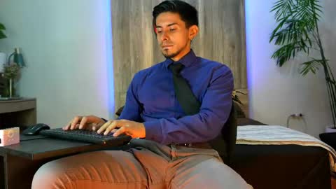 Andrew online show from May 2026 05:25:02 AM