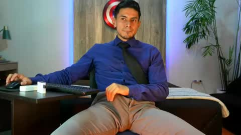 Andrew online show from May 2026 01:25:02 AM