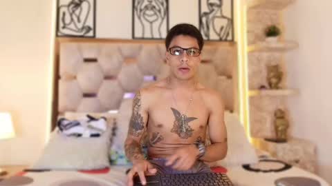 andrew_haalls online show from November 2025 09:00:02 PM