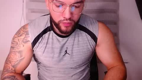 Snapshot of andrew_holden__ chatting on November 2025 11:35:01 PM andrew_holden__ online show from November 2025 11:35:01 PM