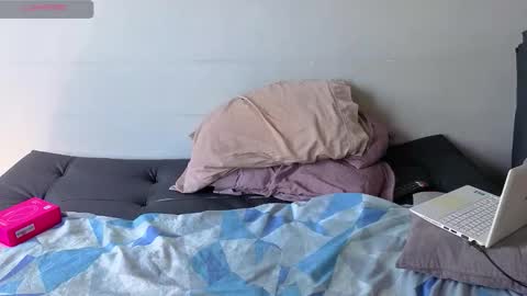 Snapshot of andrew_hot_999 chatting on November 2025 06:43:02 PM Andrew online show from November 2025 06:43:02 PM