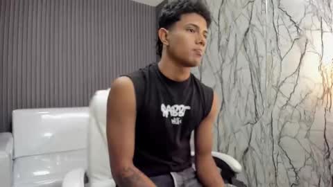 Snapshot of andrew_myersx chatting on December 2025 06:59:01 PM ANDREW online show from December 2025 06:59:01 PM