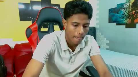 Snapshot of andrew_myersx chatting on December 2025 07:43:02 PM ANDREW online show from December 2025 07:43:02 PM