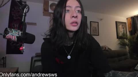 Snapshot of andrew_round chatting on December 2025 12:29:01 AM andrew_round online show from December 2025 12:29:01 AM