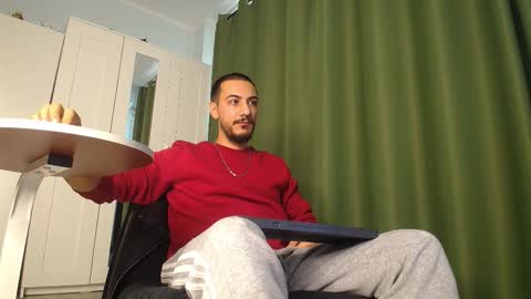 Snapshot of andrewbanner chatting on November 2025 06:02:02 AM MasterRomania online show from November 2025 06:02:02 AM