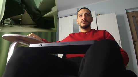 Snapshot of andrewbanner chatting on December 2025 07:06:02 AM MasterRomania online show from December 2025 07:06:02 AM