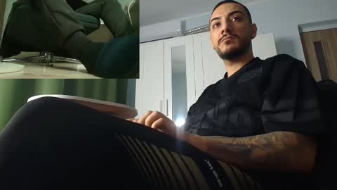 Snapshot of andrewbanner chatting on December 2025 07:39:01 AM MasterRomania online show from December 2025 07:39:01 AM