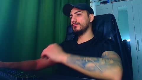 Snapshot of andrewbanner chatting on January 2026 07:02:02 AM MasterRomania online show from January 2026 07:02:02 AM