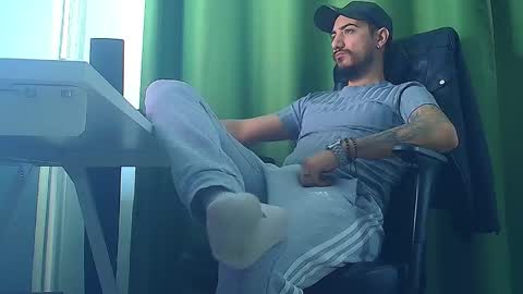 Snapshot of andrewbanner chatting on January 2026 06:51:02 AM MasterRomania online show from January 2026 06:51:02 AM