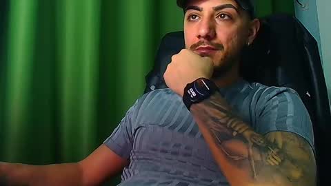 Snapshot of andrewbanner chatting on February 2026 07:13:02 AM MasterRomania online show from February 2026 07:13:02 AM